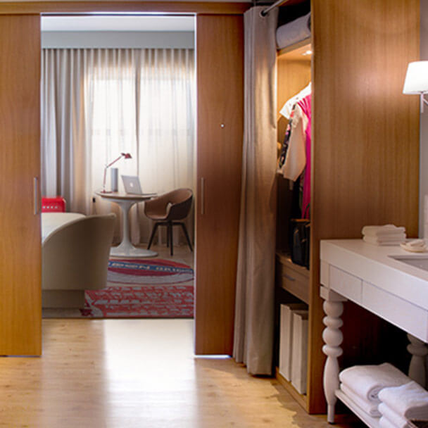 Rooms at VH Chicago